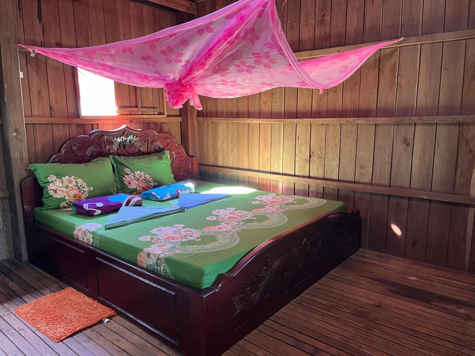 Ratanakiri Farmhouse & Trekking Banlung Exterior photo